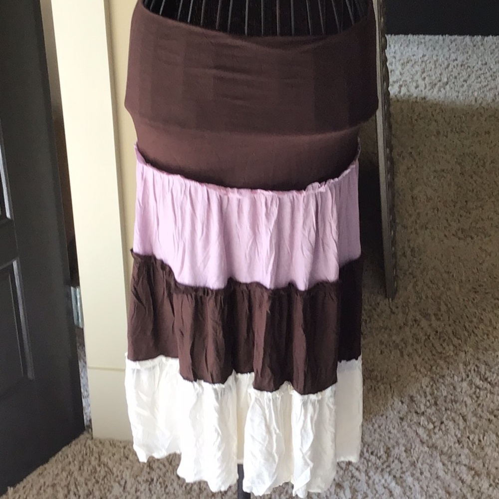 Multi-color tiered skirt